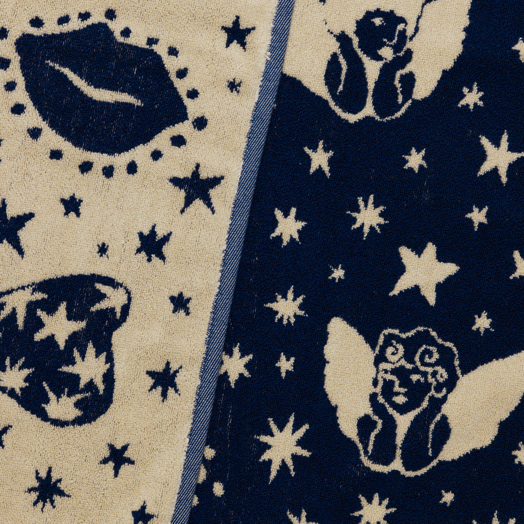 BAGGU Bath Towel (Cherub Bows)