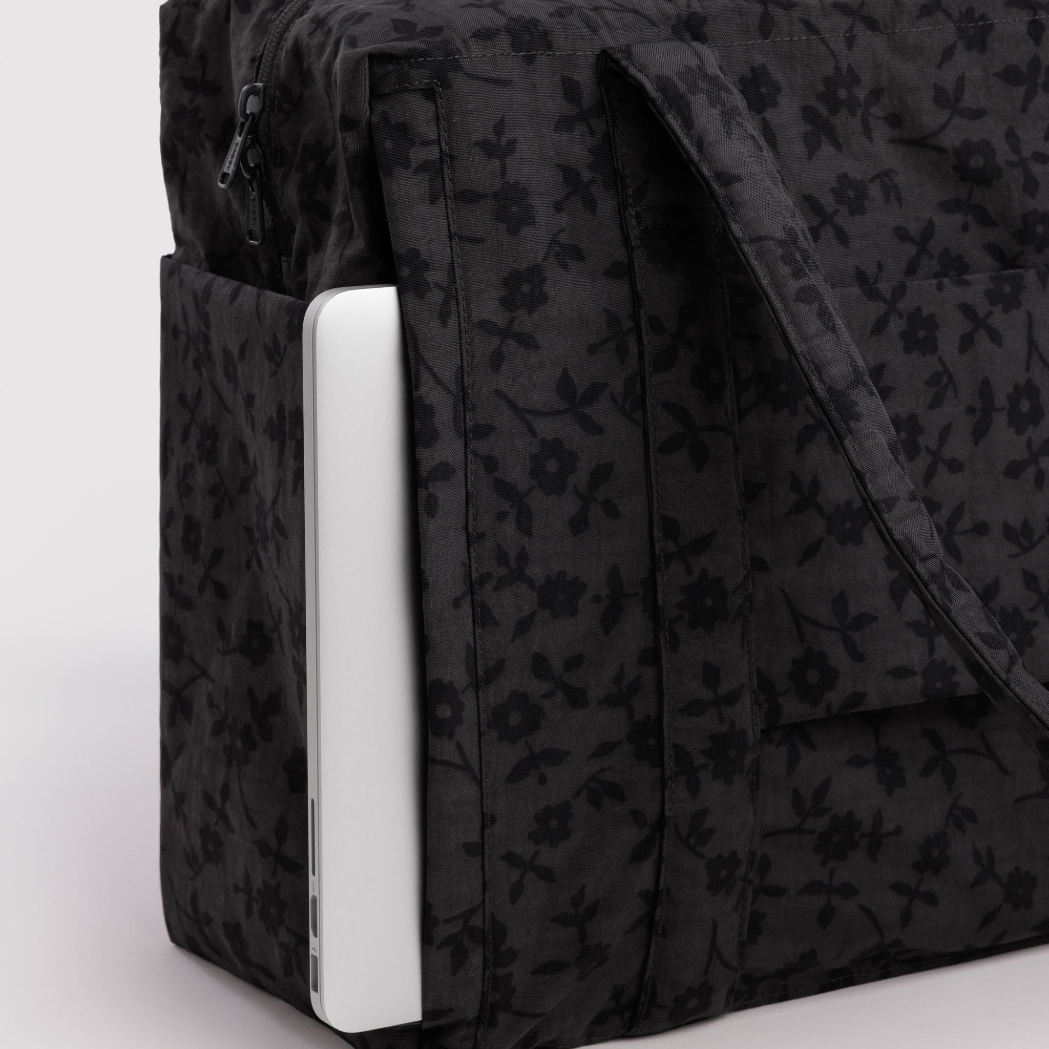 BAGGU Cloud Carry On Bag (Charcoal Ditsy Floral)