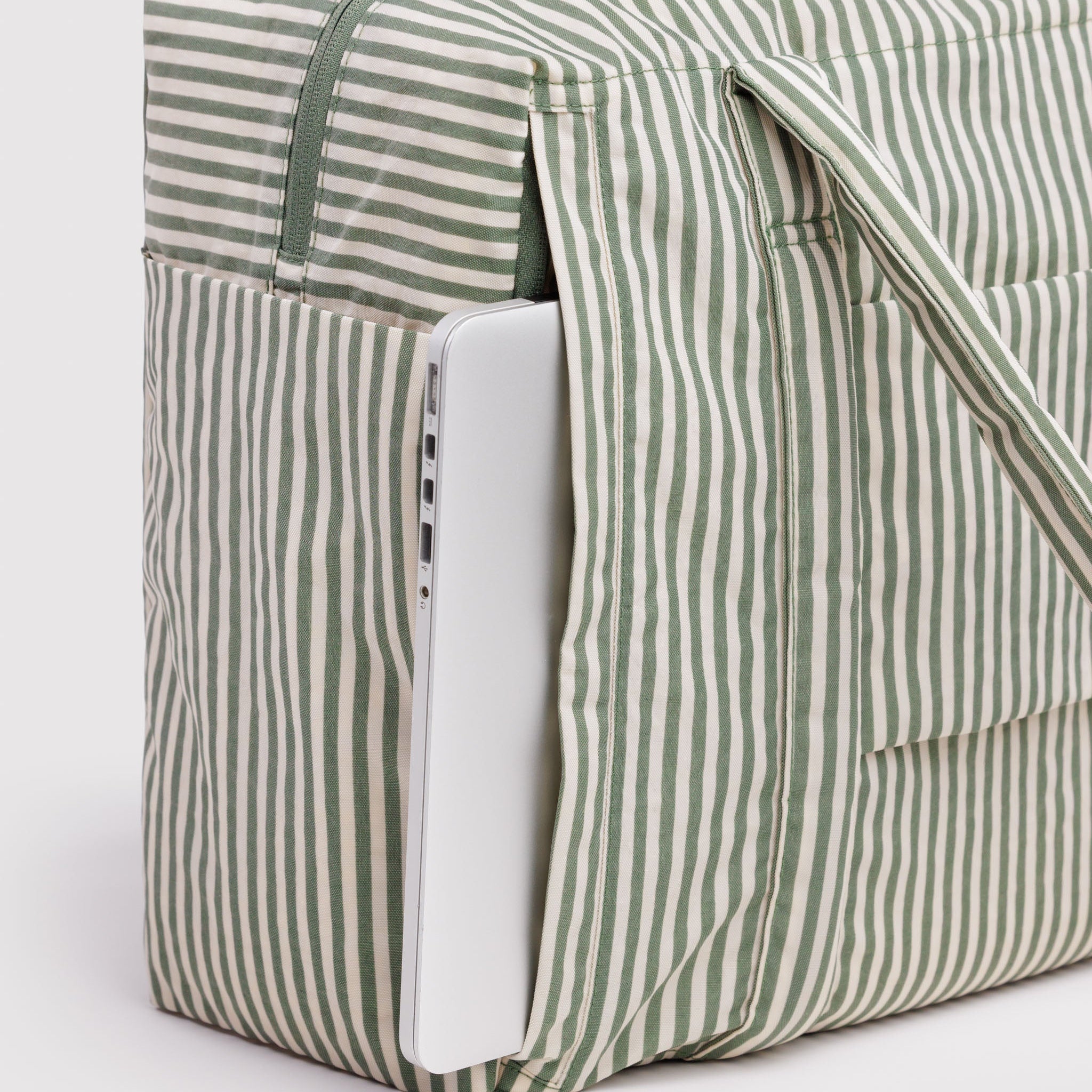 BAGGU Cloud Carry On Bag (Sage Stripe)