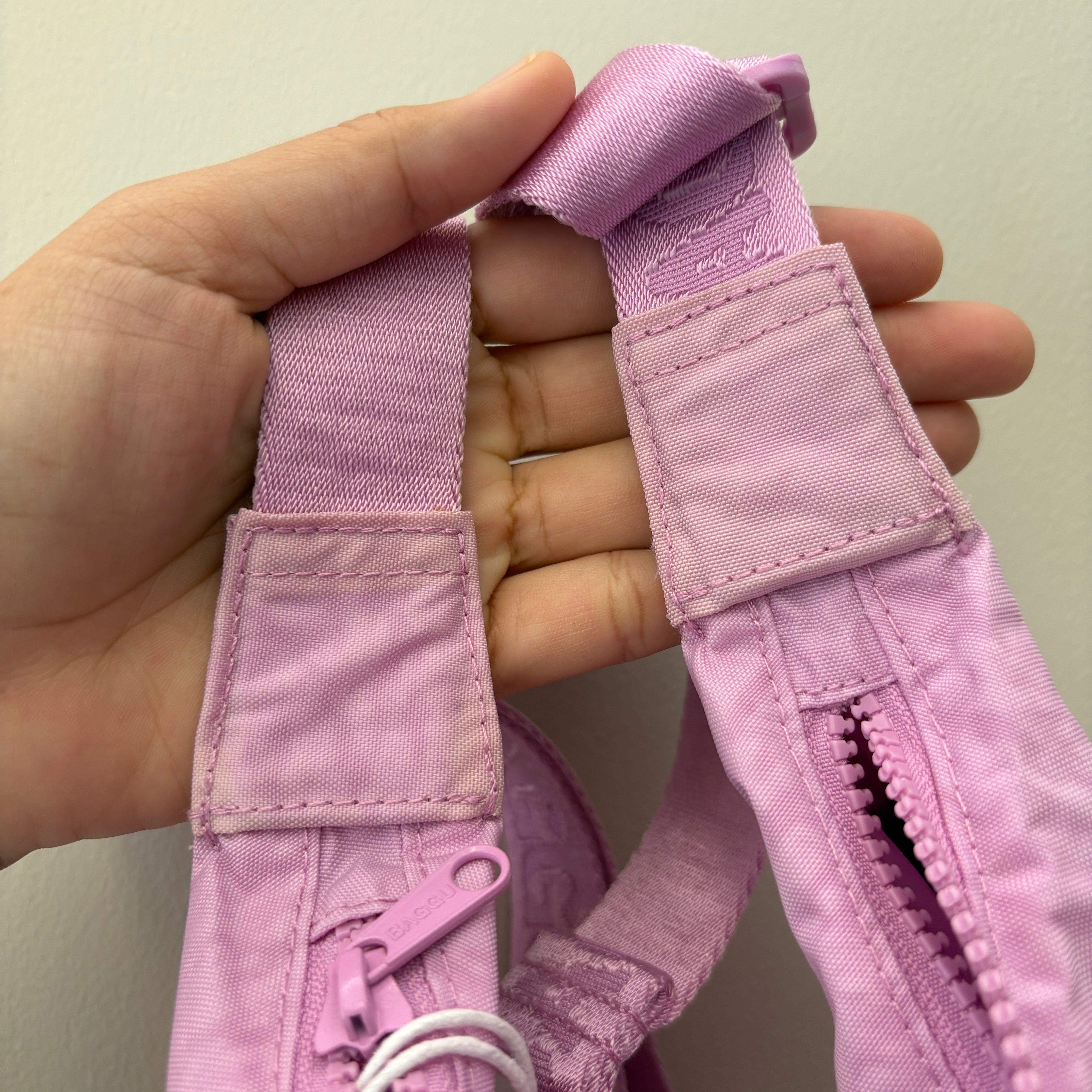 BAGGU Small Nylon Crescent Bag - Peony (Defect80%)