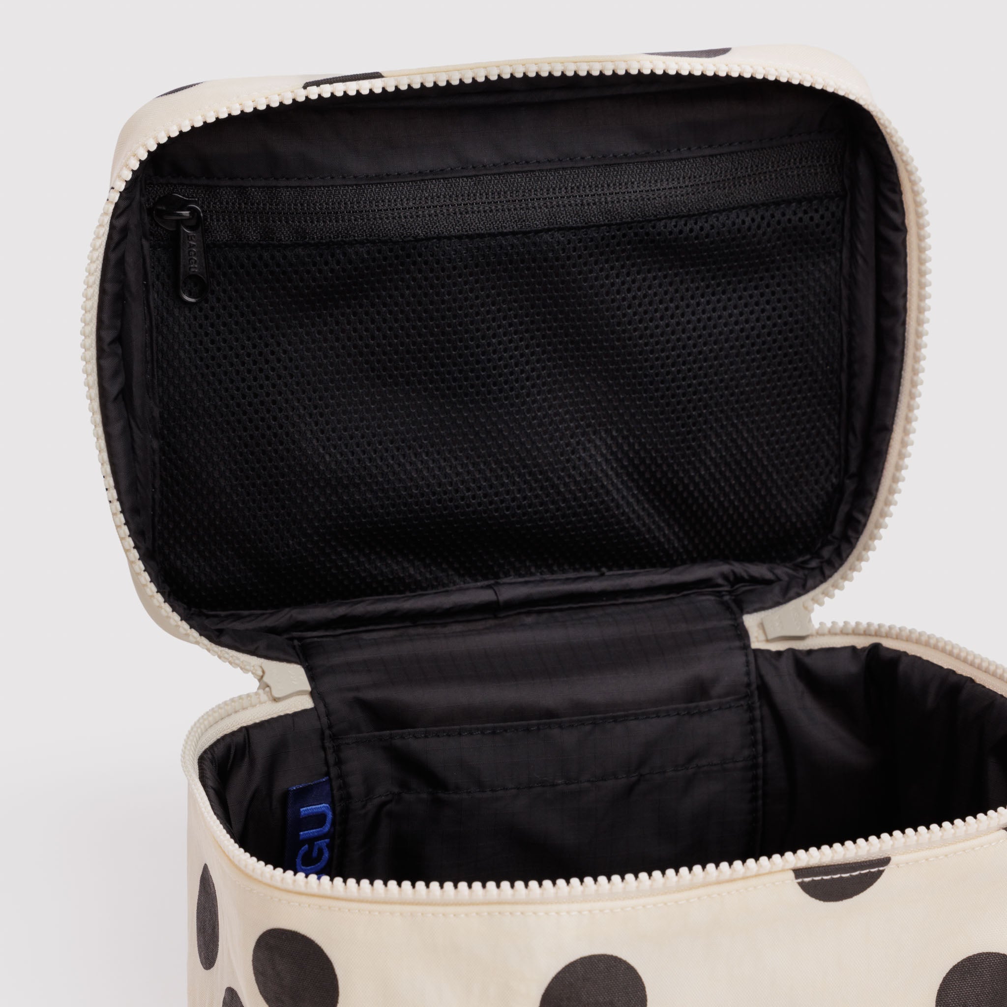 BAGGU Large Cosmetic Case (Cream and Black Polka Dot)