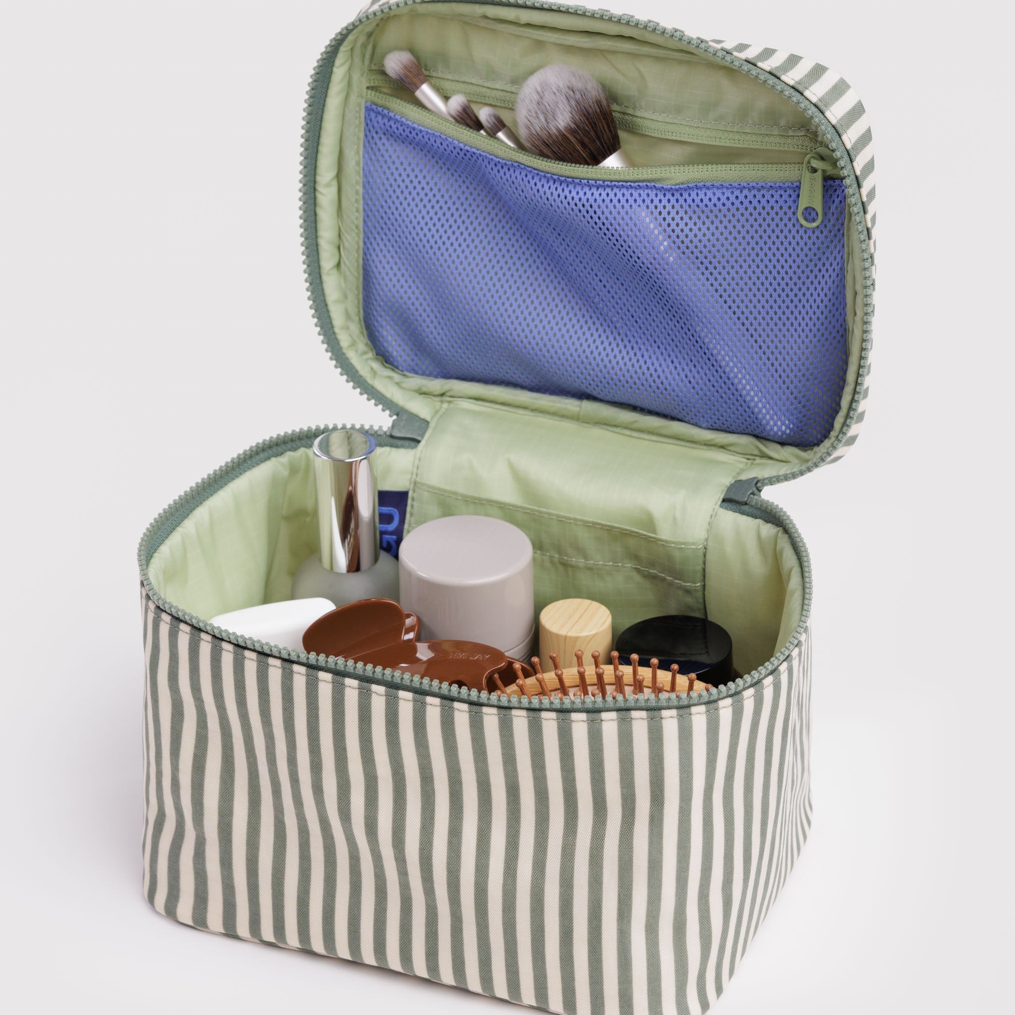 Large_Cosmetic_Case_Heavyweight_Sage_Stripe_02.jpg