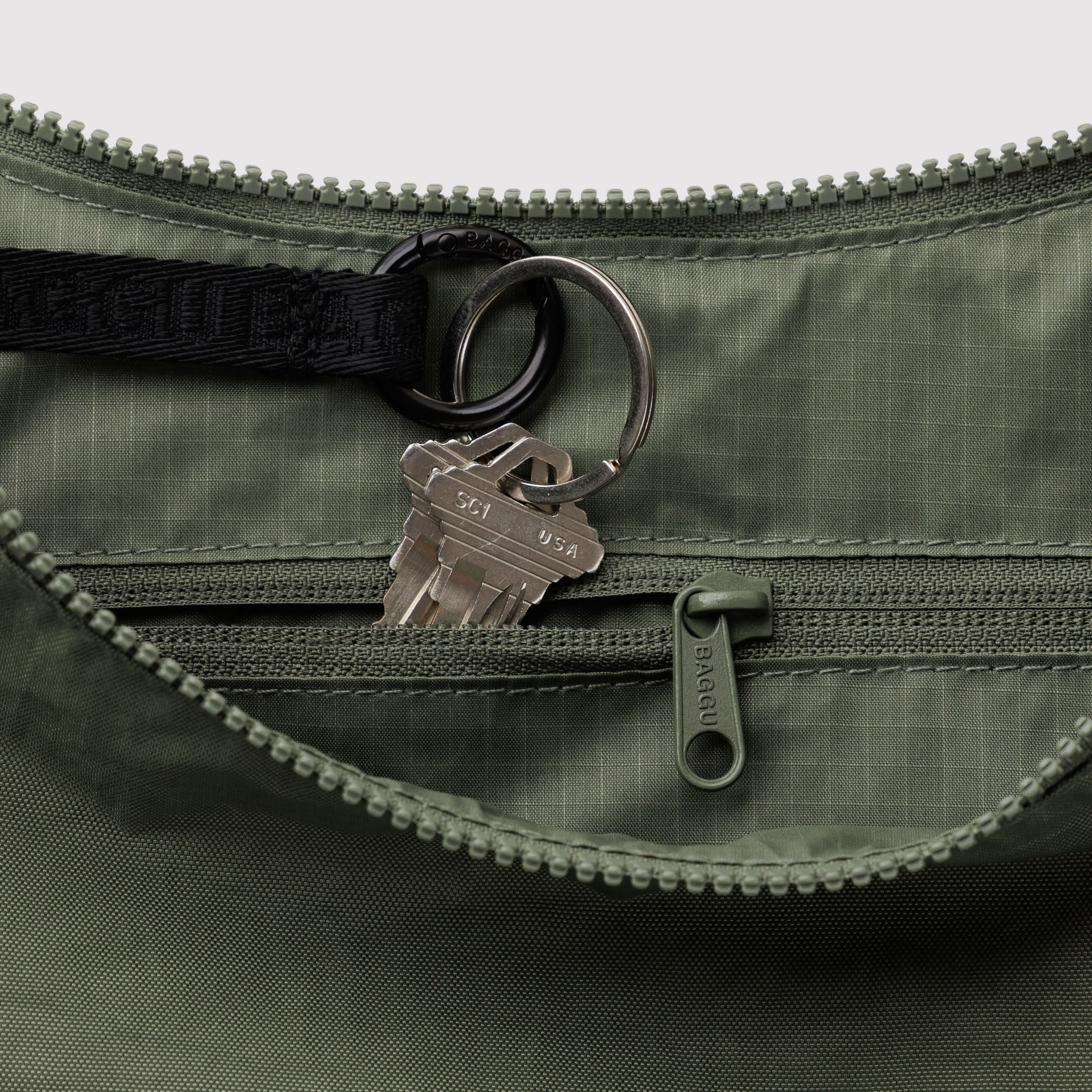 Medium_Nylon_Crescent_Bag_Heavyweight_Caper_03.jpg