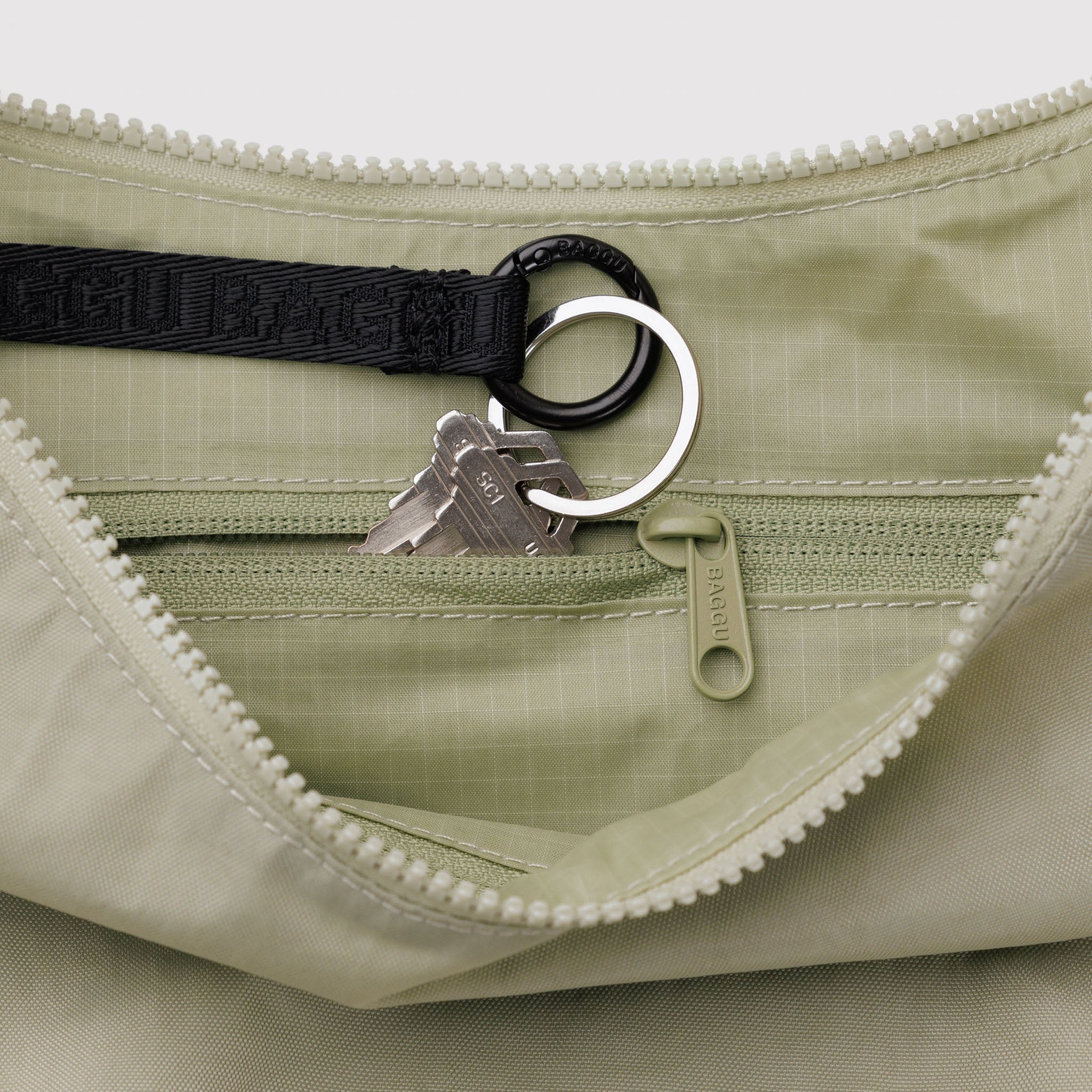 BAGGU Medium Crescent Bag (Celadon)