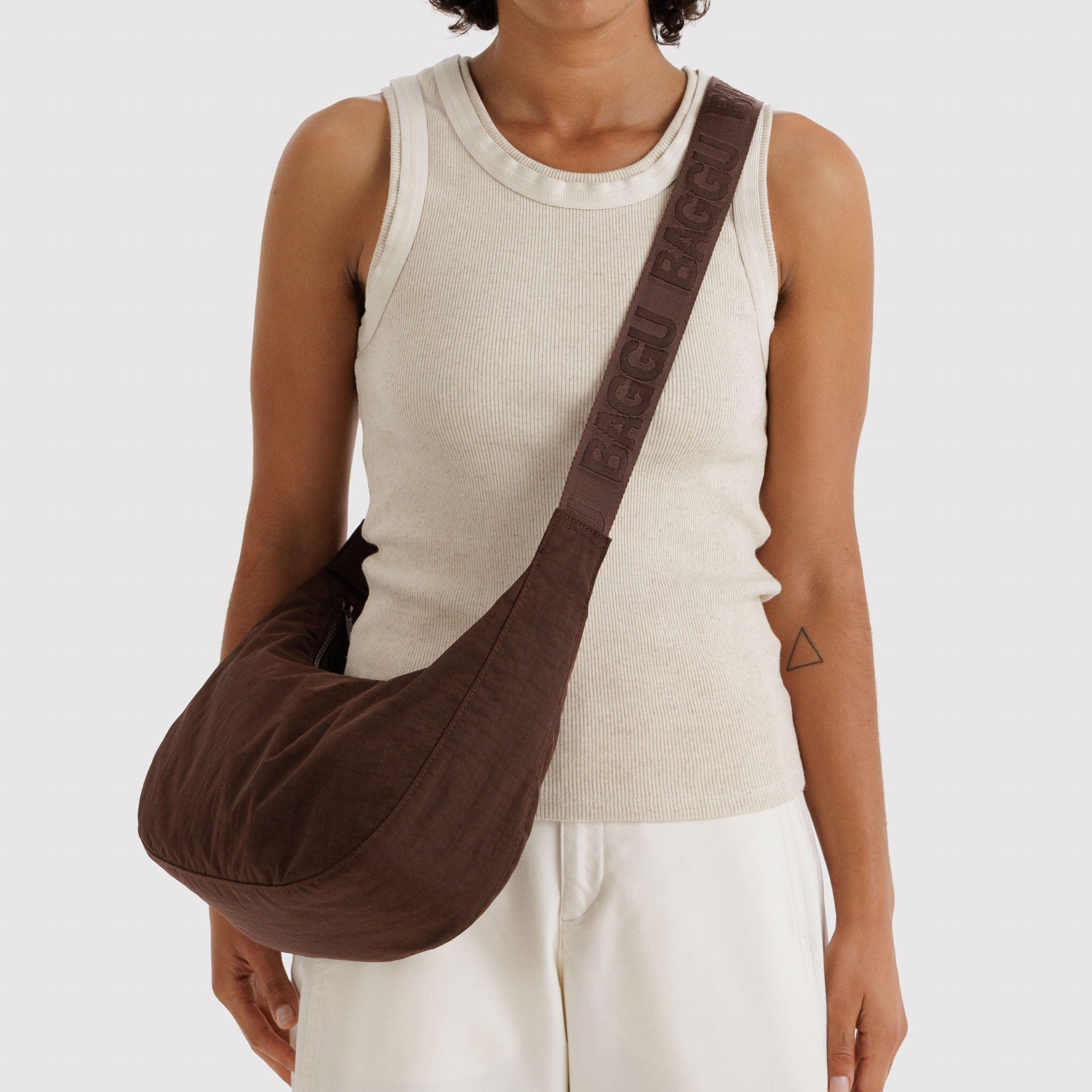 BAGGU Medium Crescent Bag (Coffee)
