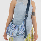 BAGGU Medium Crescent Bag (Blue Thorns)
