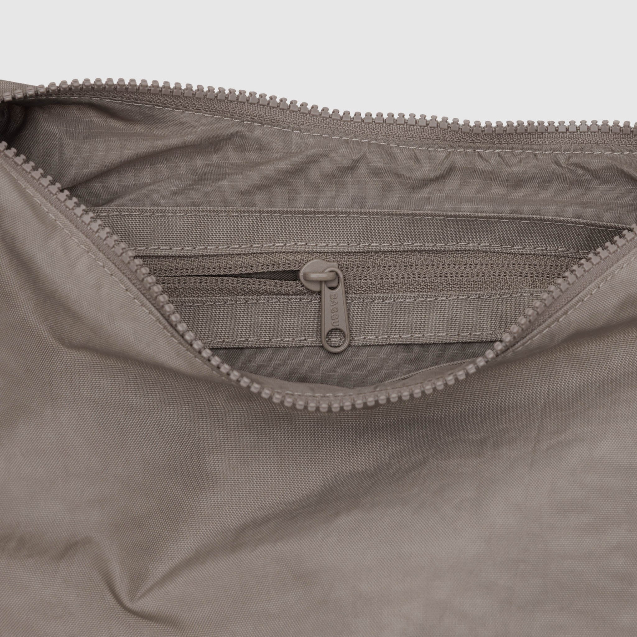 BAGGU Medium Crescent Bag (Dove)