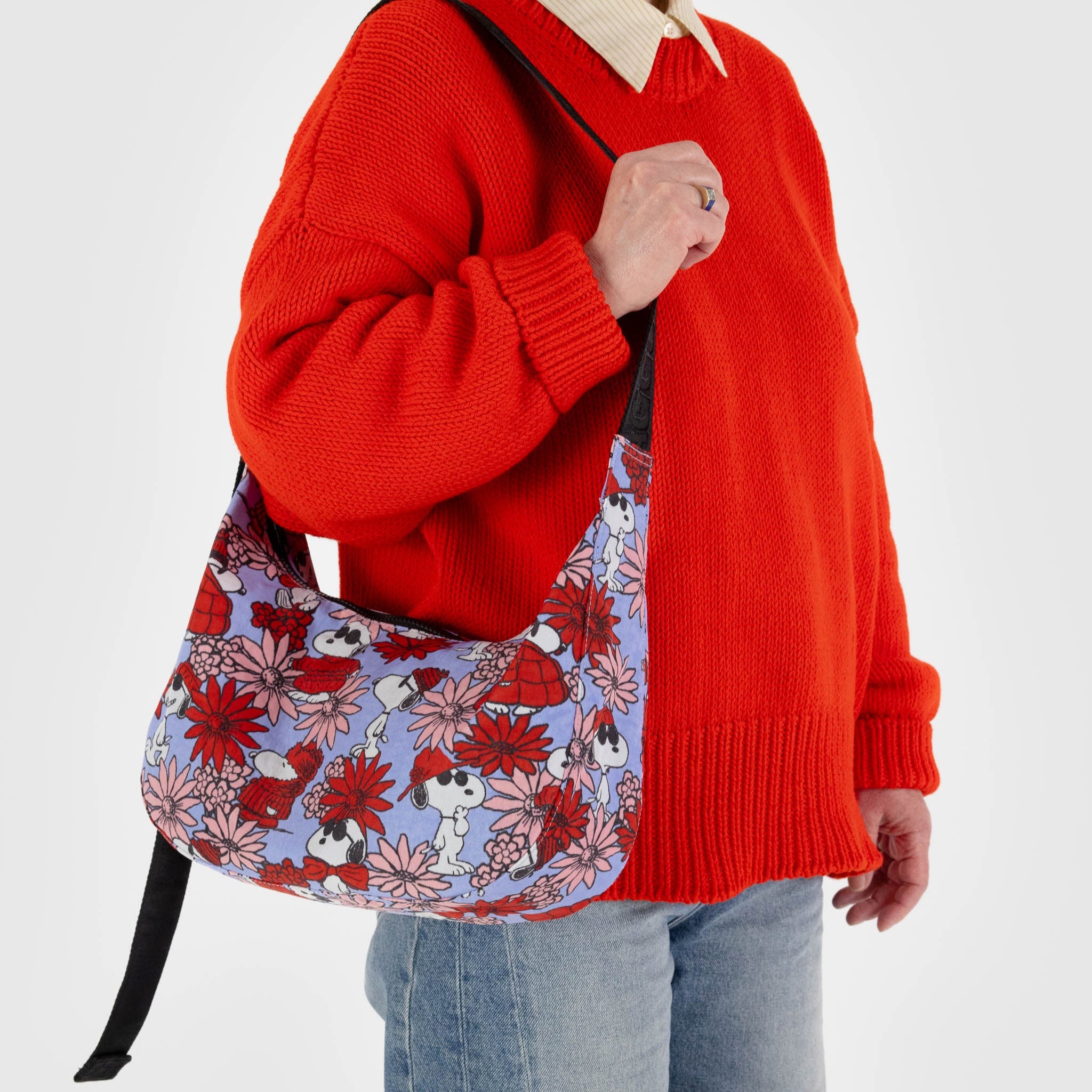 BAGGU Medium Crescent Bag (Floral Snoopy)