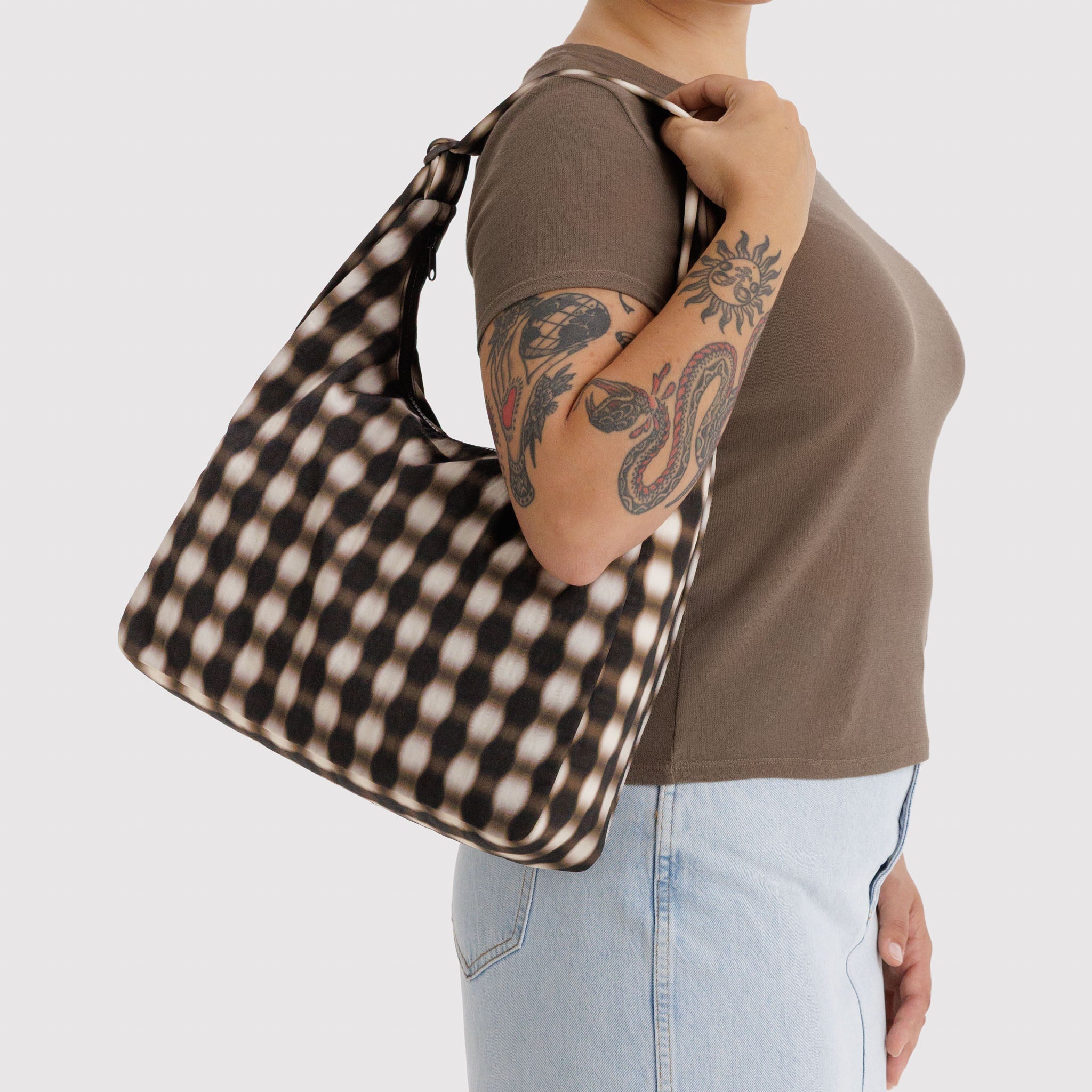 Nylon_Shoulder_Bag_Heavyweight_Blurred_Gingham_Brown_02.jpg