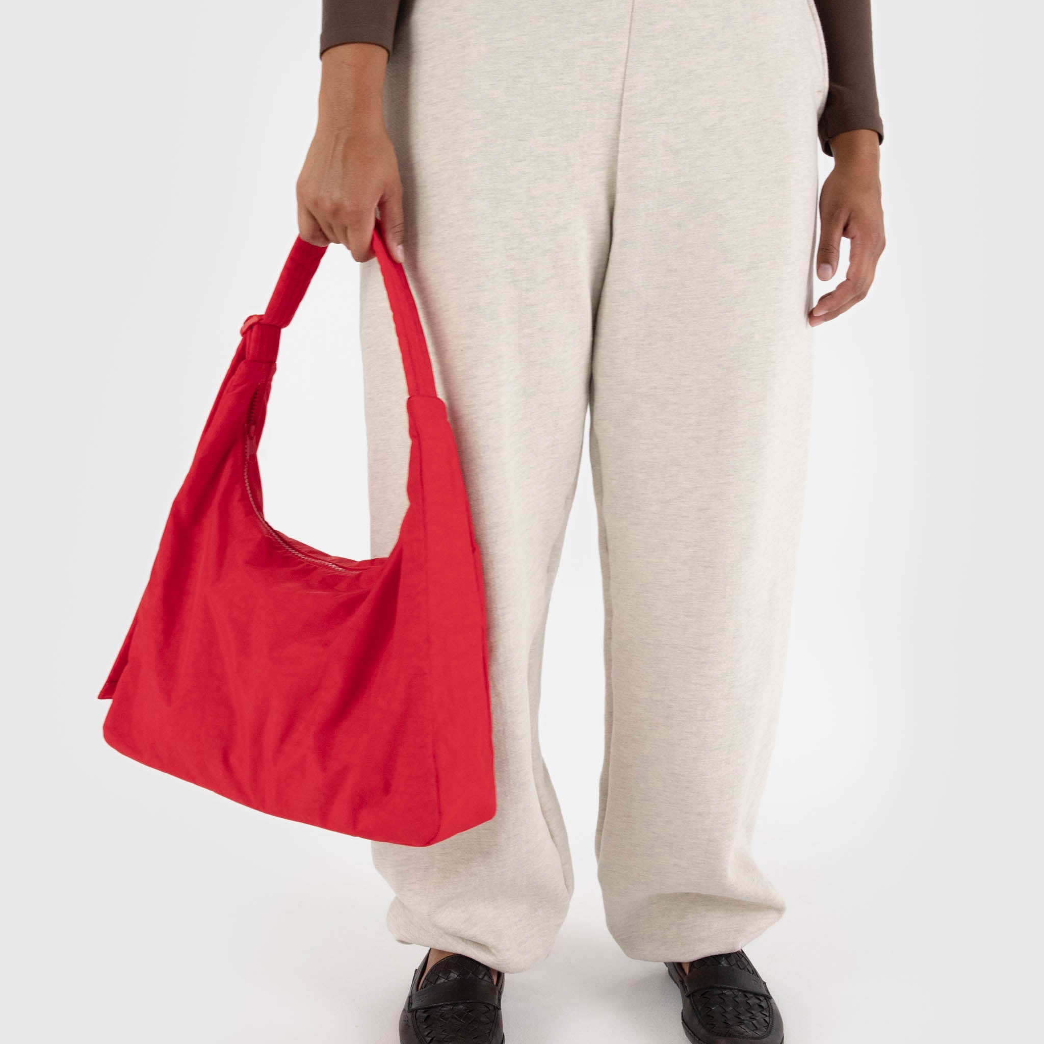 BAGGU Nylon Shoulder Bag (Candy Apple Red)
