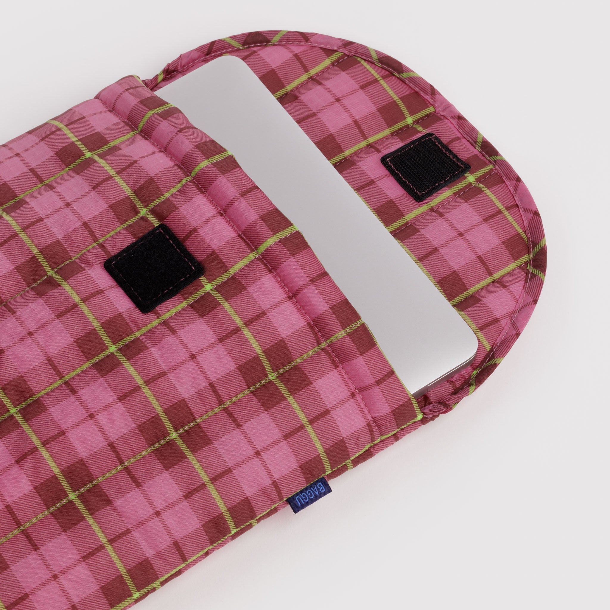 Puffy_Laptop_Sleeve_13_-14__Ripstop_Azalea_Pink_Tartan_02.jpg