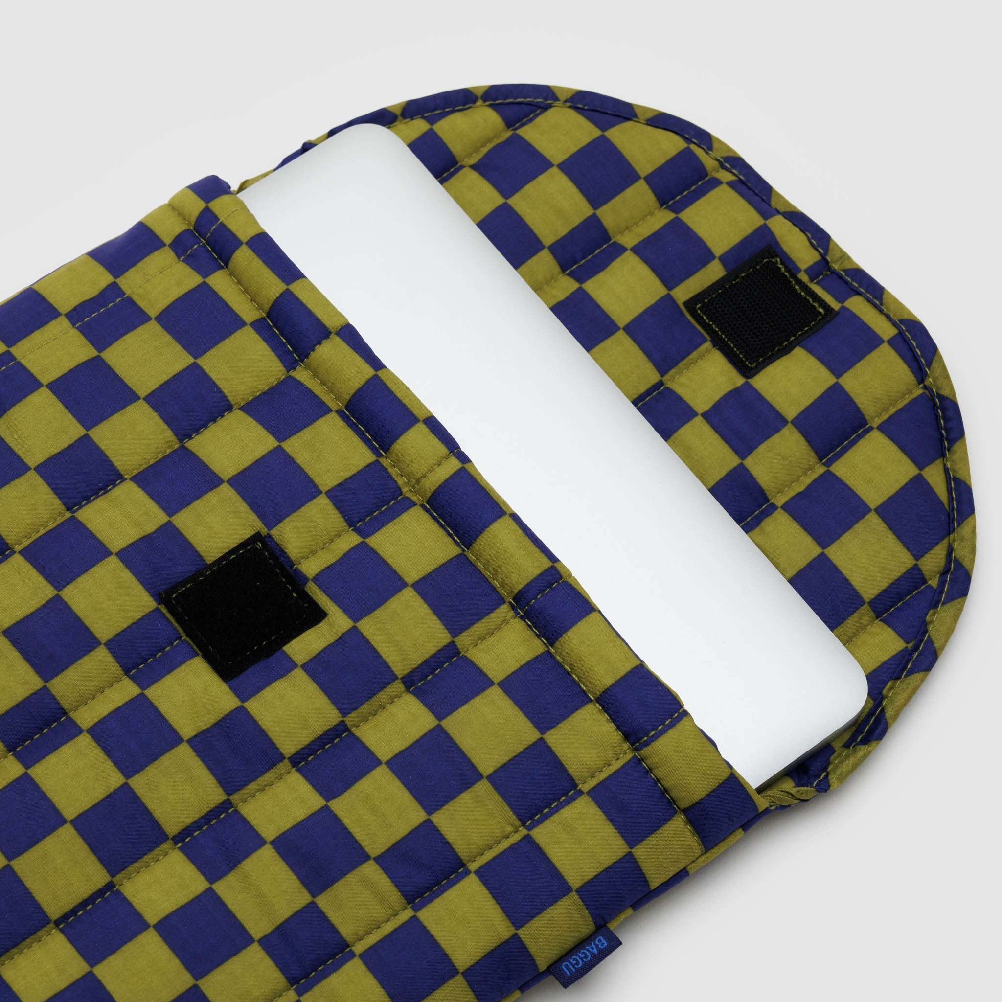 Puffy_Laptop_Sleeve_16__Ripstop_Pear_Navy_Check_02.jpg