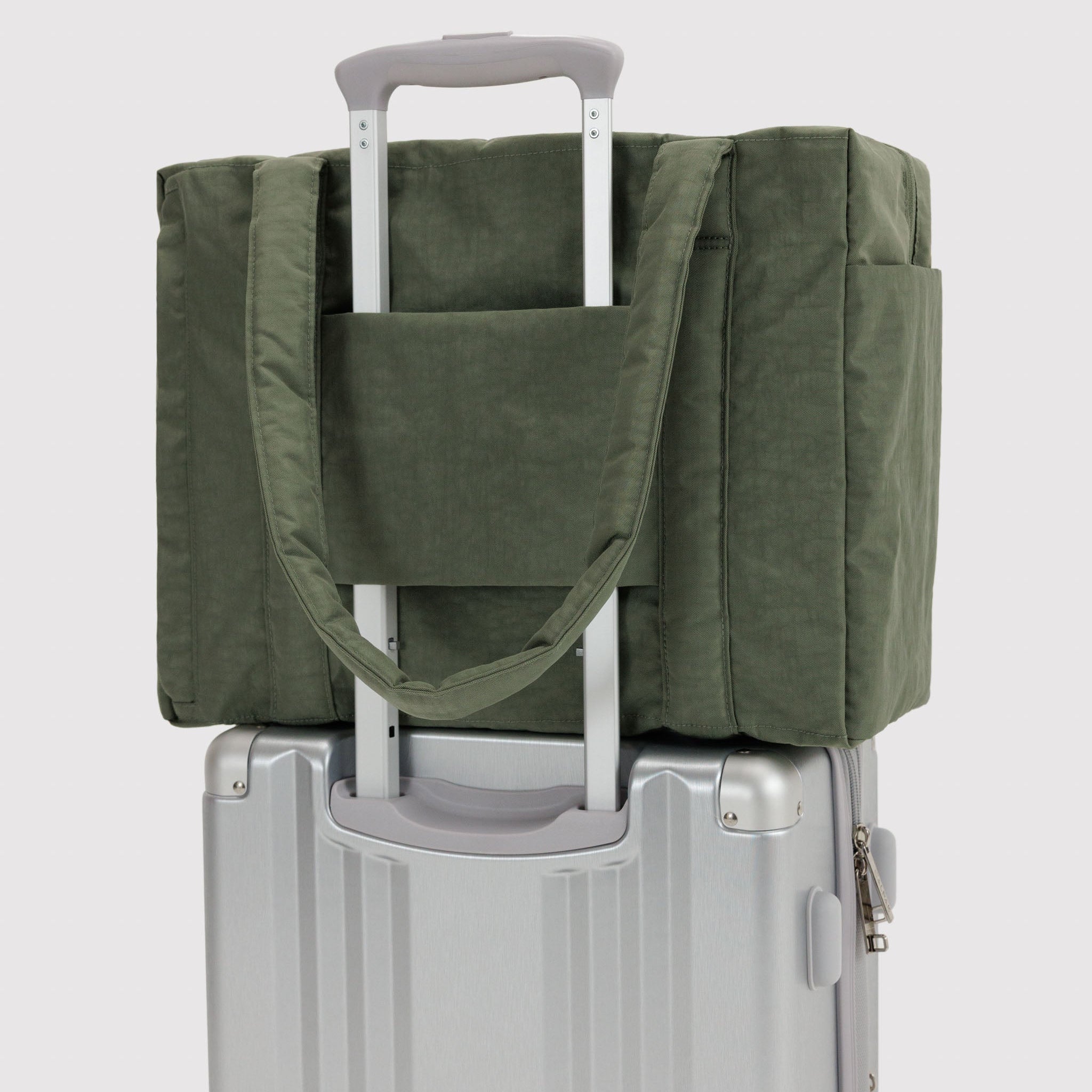 BAGGU Small Cloud Carry-On (Caper)