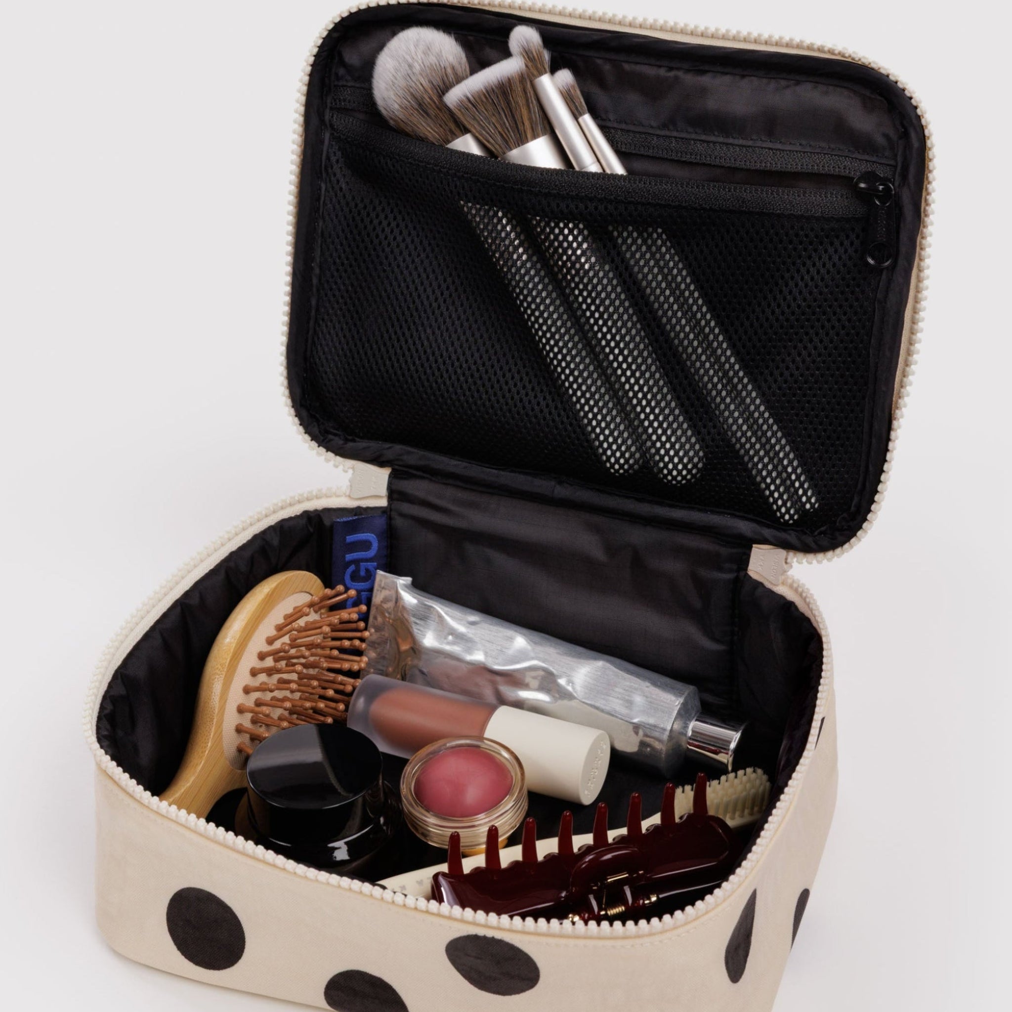 BAGGU Small Cosmetic Case (Cream and Black Polka Dot)