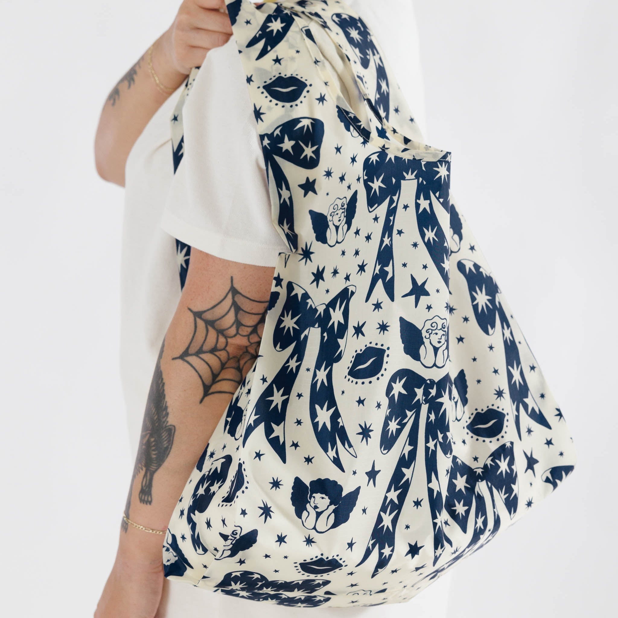 BAGGU Standard Reusable Bag (Cherub Bows)