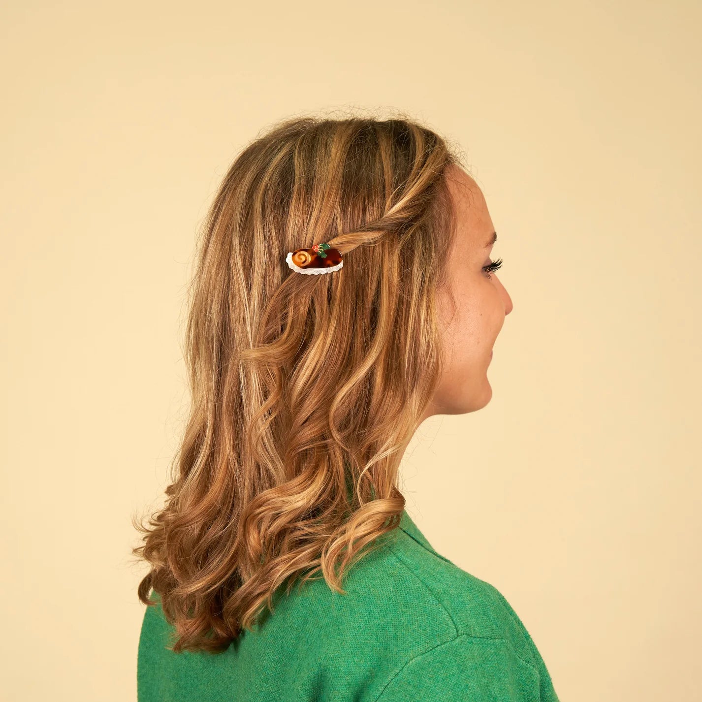Coucou Suzette Hair Clip (Christmas Log Cake)