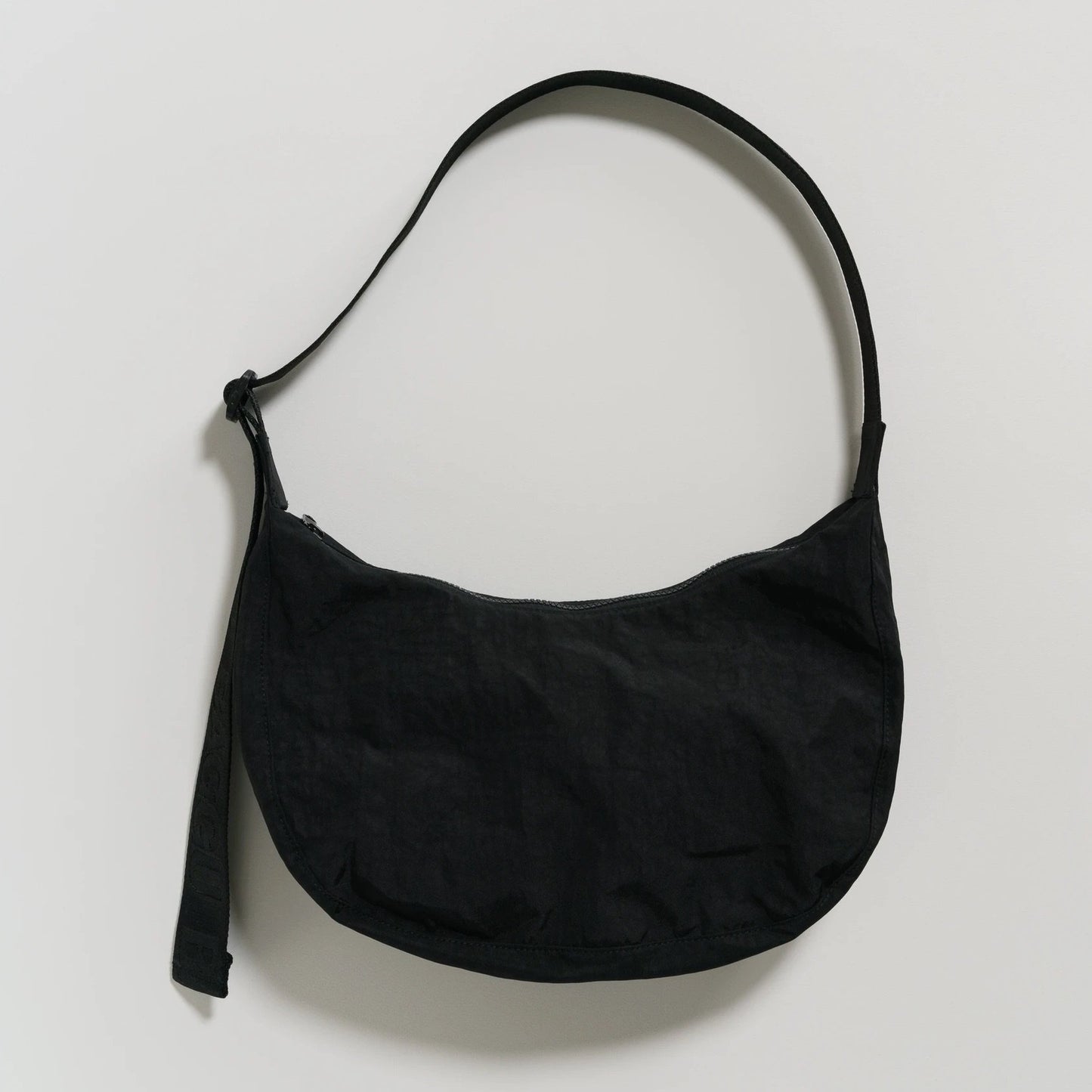 กระเป๋าผ้า Baggu Nylon Crescent Bag สี Black